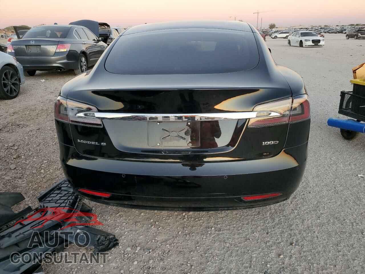 TESLA MODEL S 2018 - 5YJSA1E24JF247451