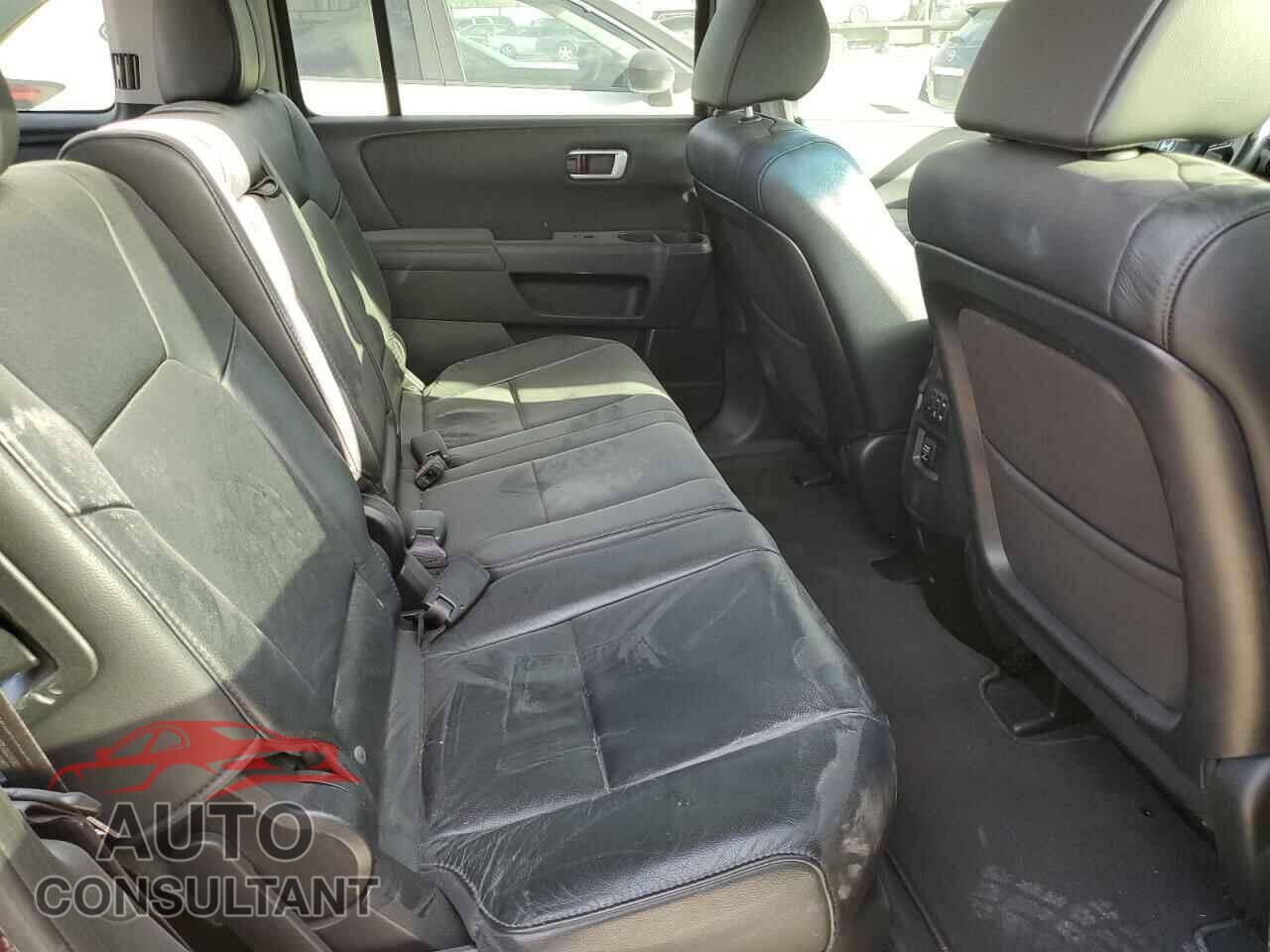 HONDA PILOT 2015 - 5FNYF3H52FB033448