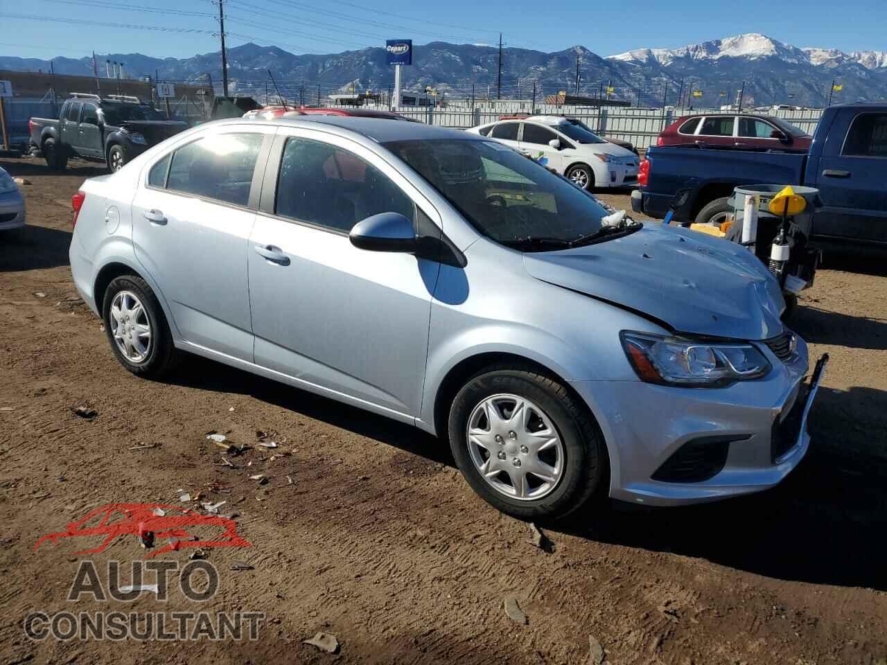 CHEVROLET SONIC 2017 - 1G1JB5SH8H4160476