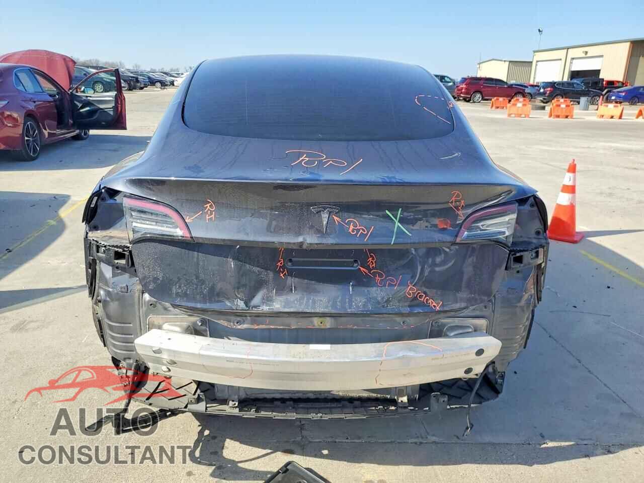 TESLA MODEL 3 2021 - 5YJ3E1EB0MF975068