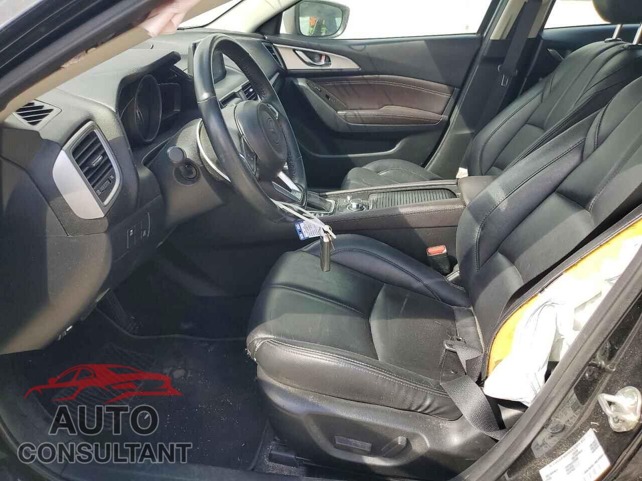 MAZDA 3 2018 - 3MZBN1L39JM201039