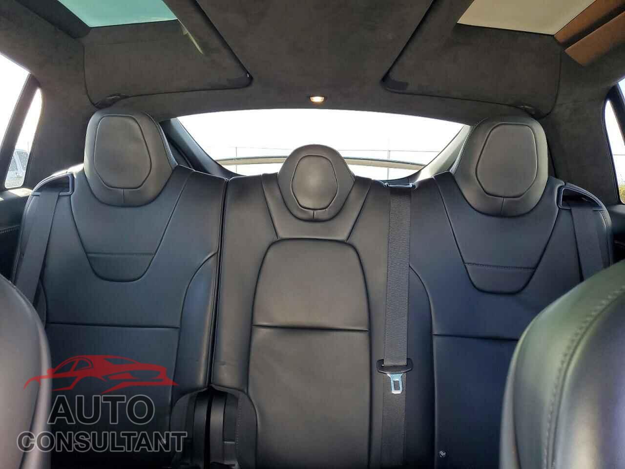 TESLA MODEL X 2017 - 5YJXCAE26HF057192