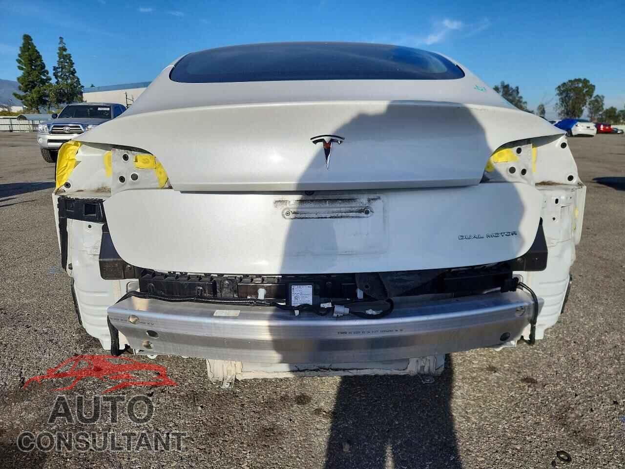 TESLA MODEL 3 2022 - 5YJ3E1EB4NF209541