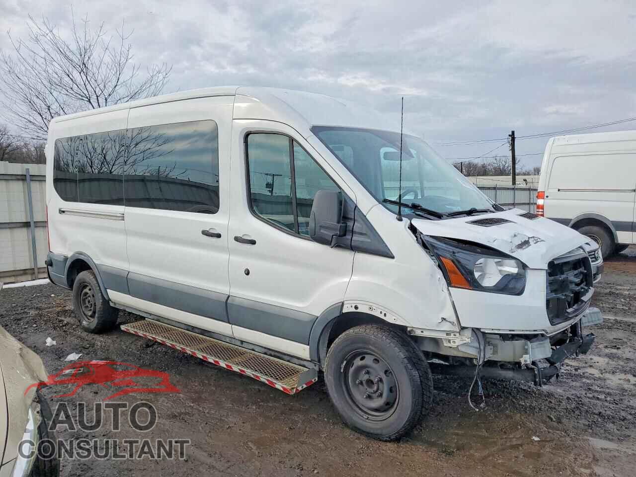 FORD TRANSIT 2018 - 1FTYR2CM6JKA11836