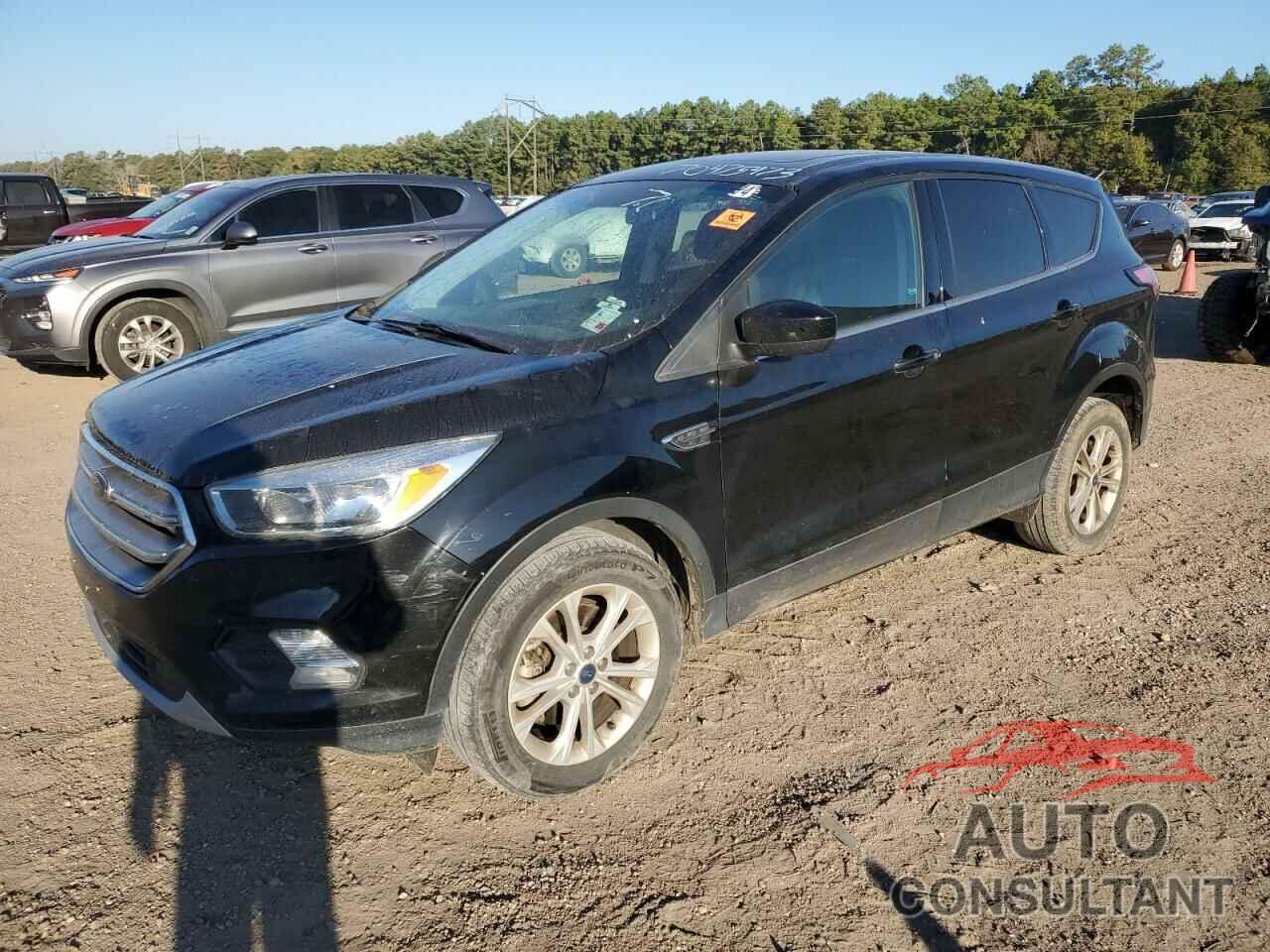 FORD ESCAPE 2017 - 1FMCU0G9XHUC52683