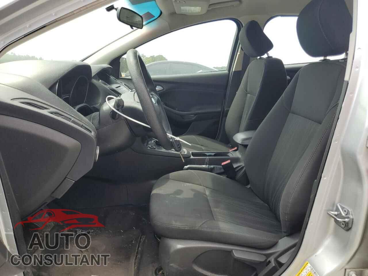 FORD FOCUS 2017 - 1FADP3F24HL315519