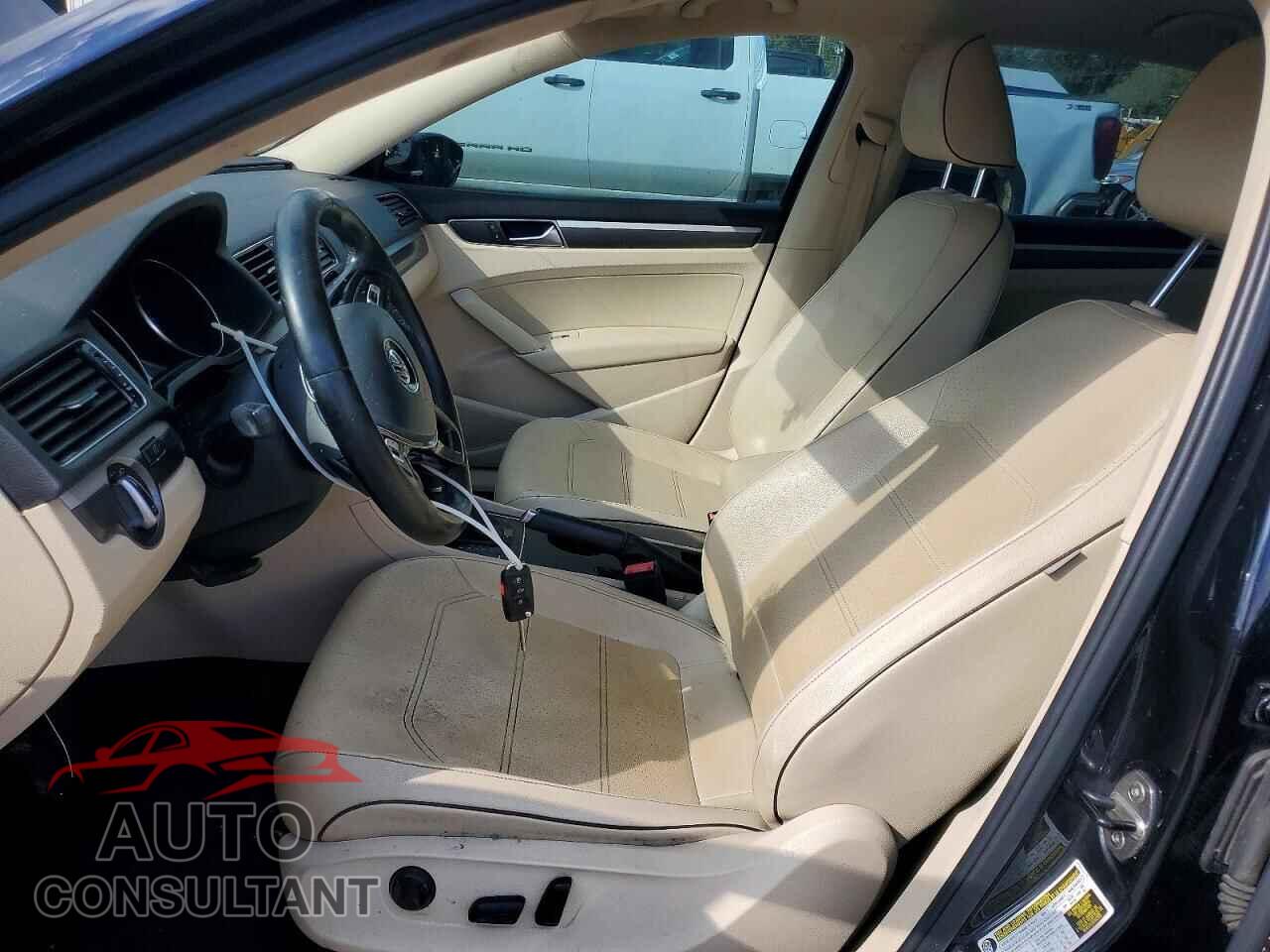 VOLKSWAGEN PASSAT 2017 - 1VWDT7A32HC021000