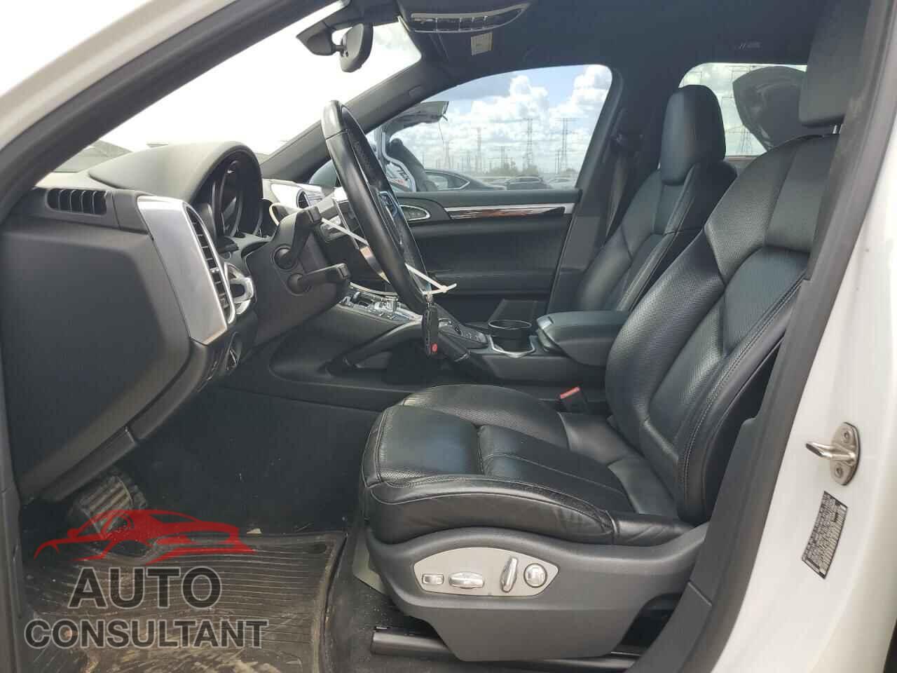PORSCHE CAYENNE 2017 - WP1AA2A27HKA83826