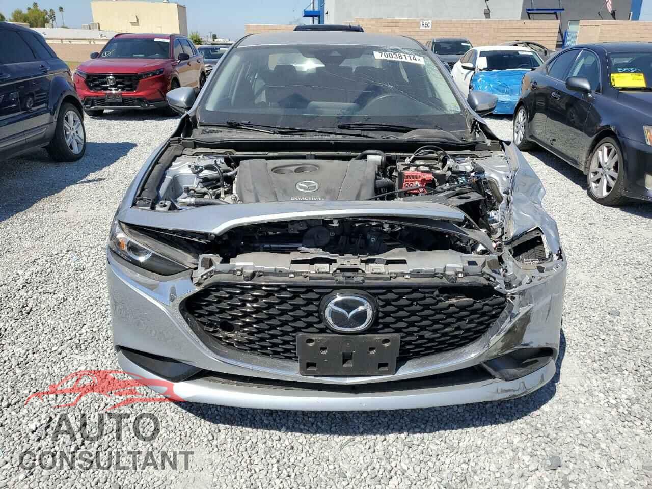 MAZDA 3 2019 - JM1BPACLXK1109028