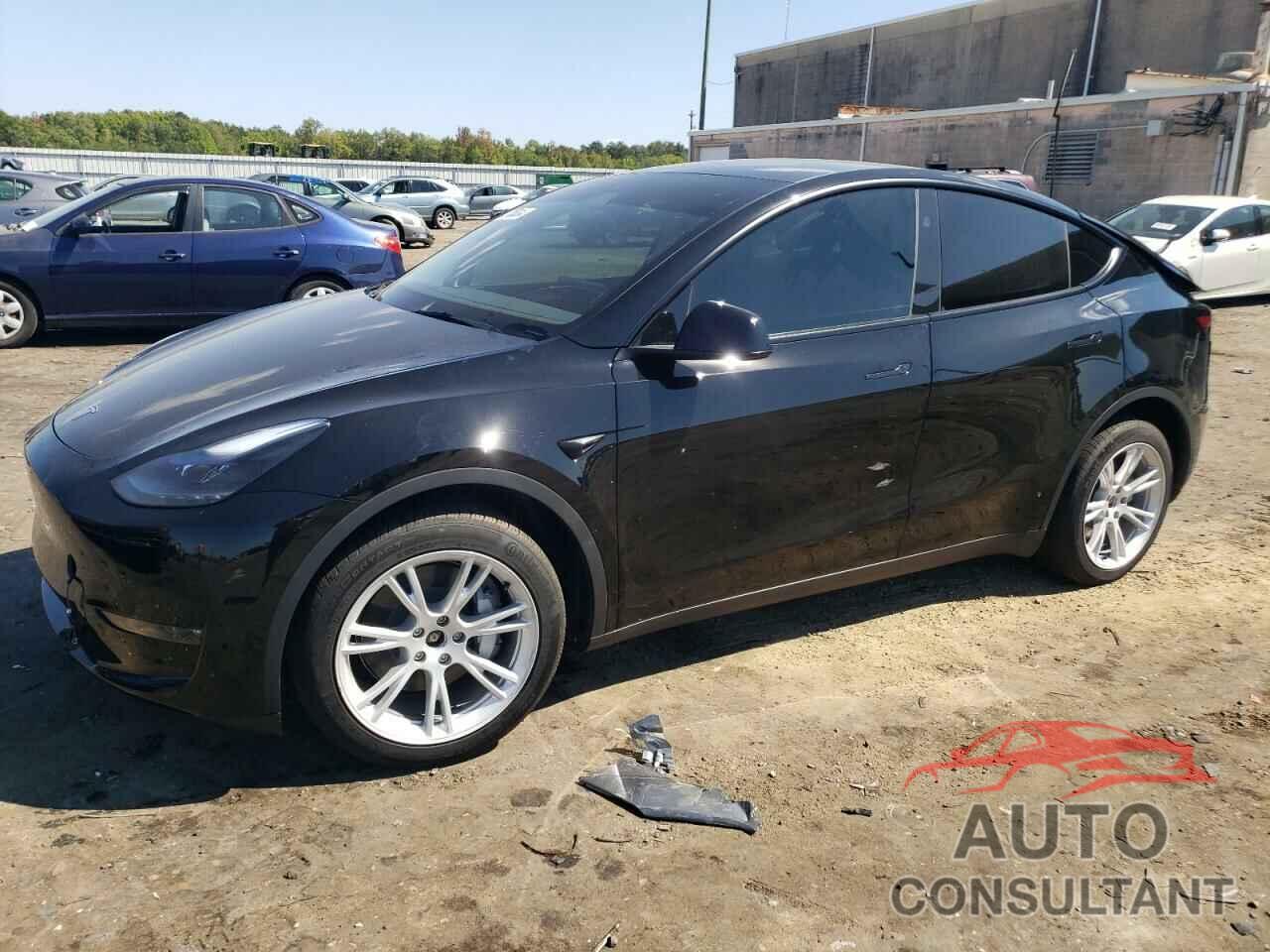 TESLA MODEL Y 2023 - 7SAYGDEE9PF803608