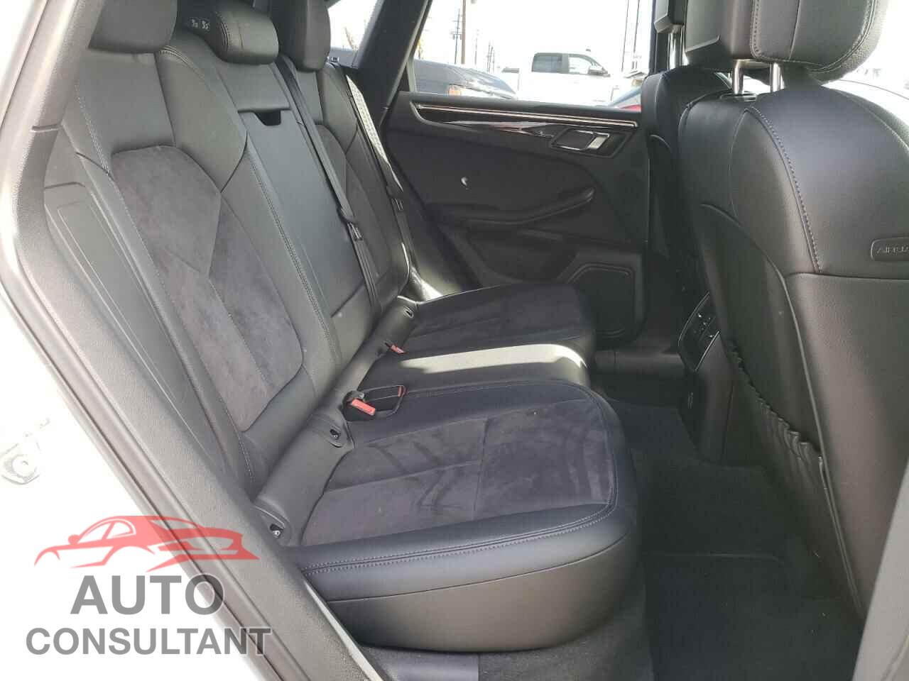 PORSCHE MACAN 2018 - WP1AA2A56JLB21363