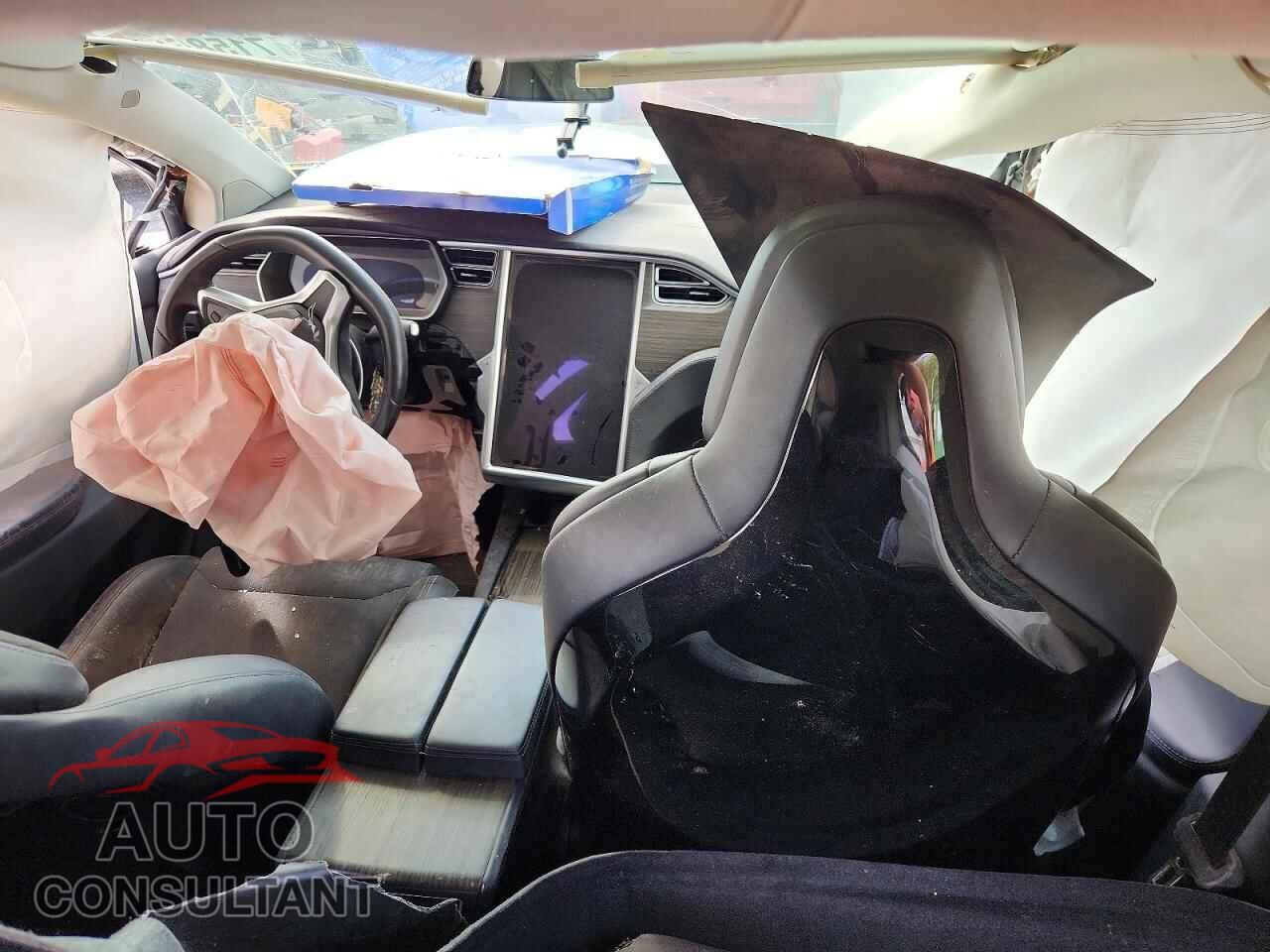 TESLA MODEL X 2016 - 5YJXCBE40GF004445
