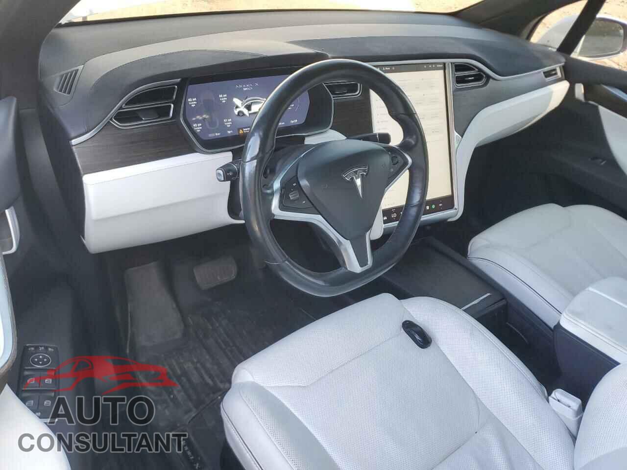 TESLA MODEL X 2016 - 5YJXCBE21GF020426