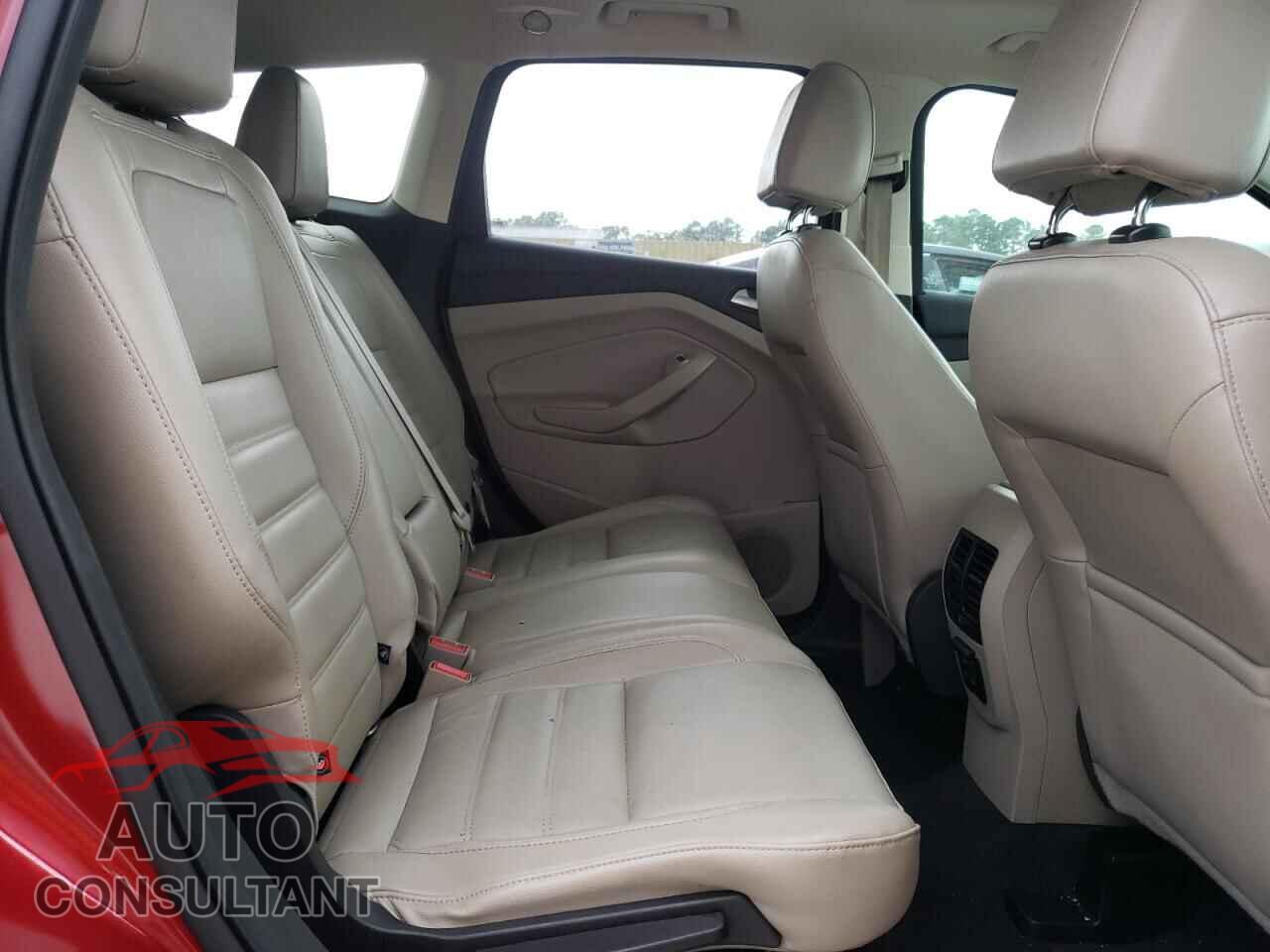 FORD ESCAPE 2017 - 1FMCU0JD4HUD03771