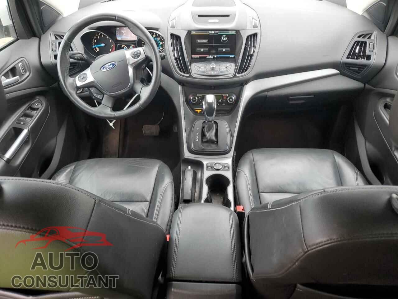FORD ESCAPE 2015 - 1FMCU9G98FUA08743