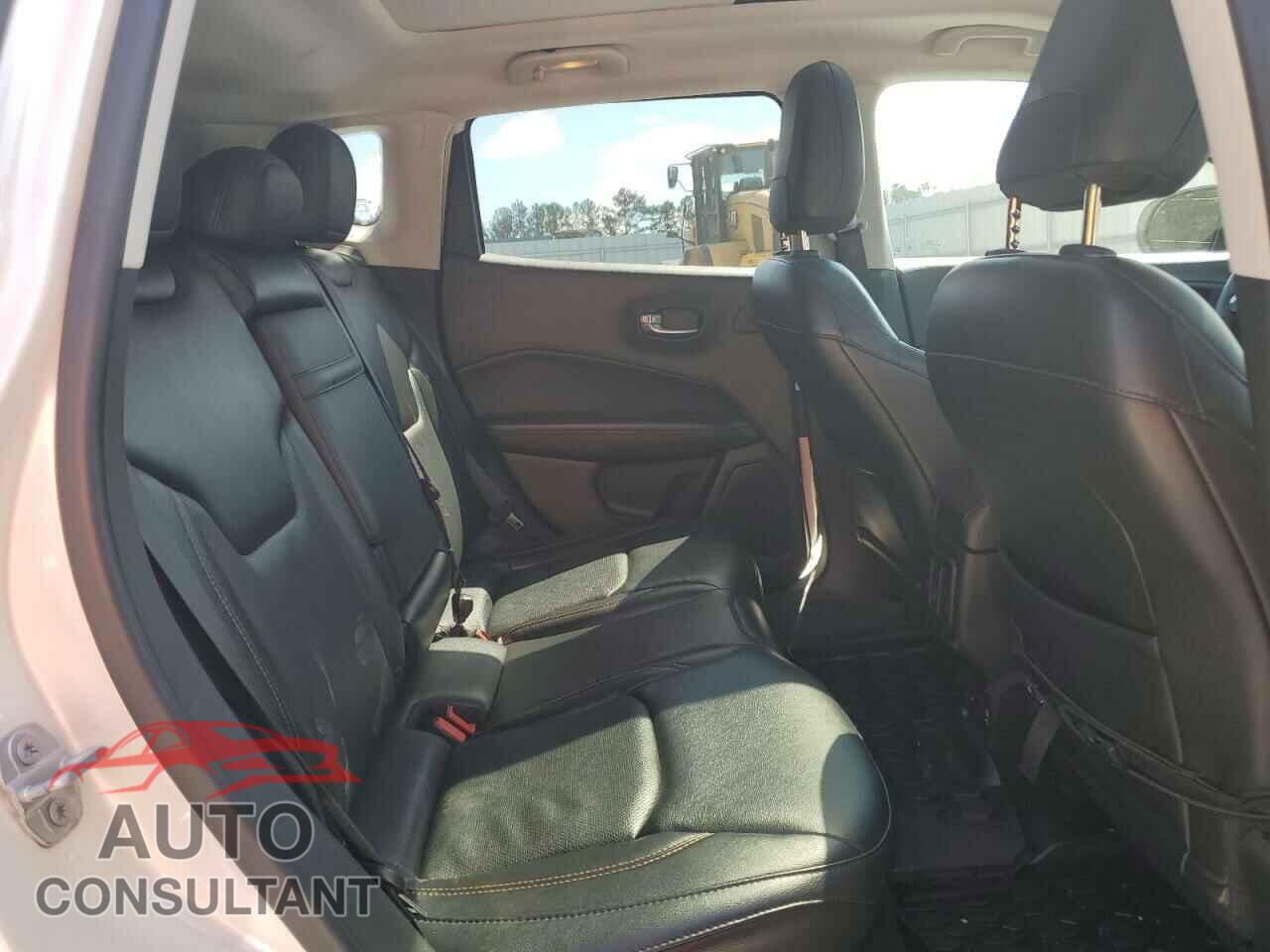 JEEP COMPASS 2018 - 3C4NJCCB5JT462060