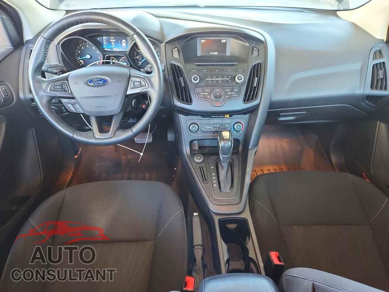 FORD FOCUS 2015 - 1FADP3F22FL364117
