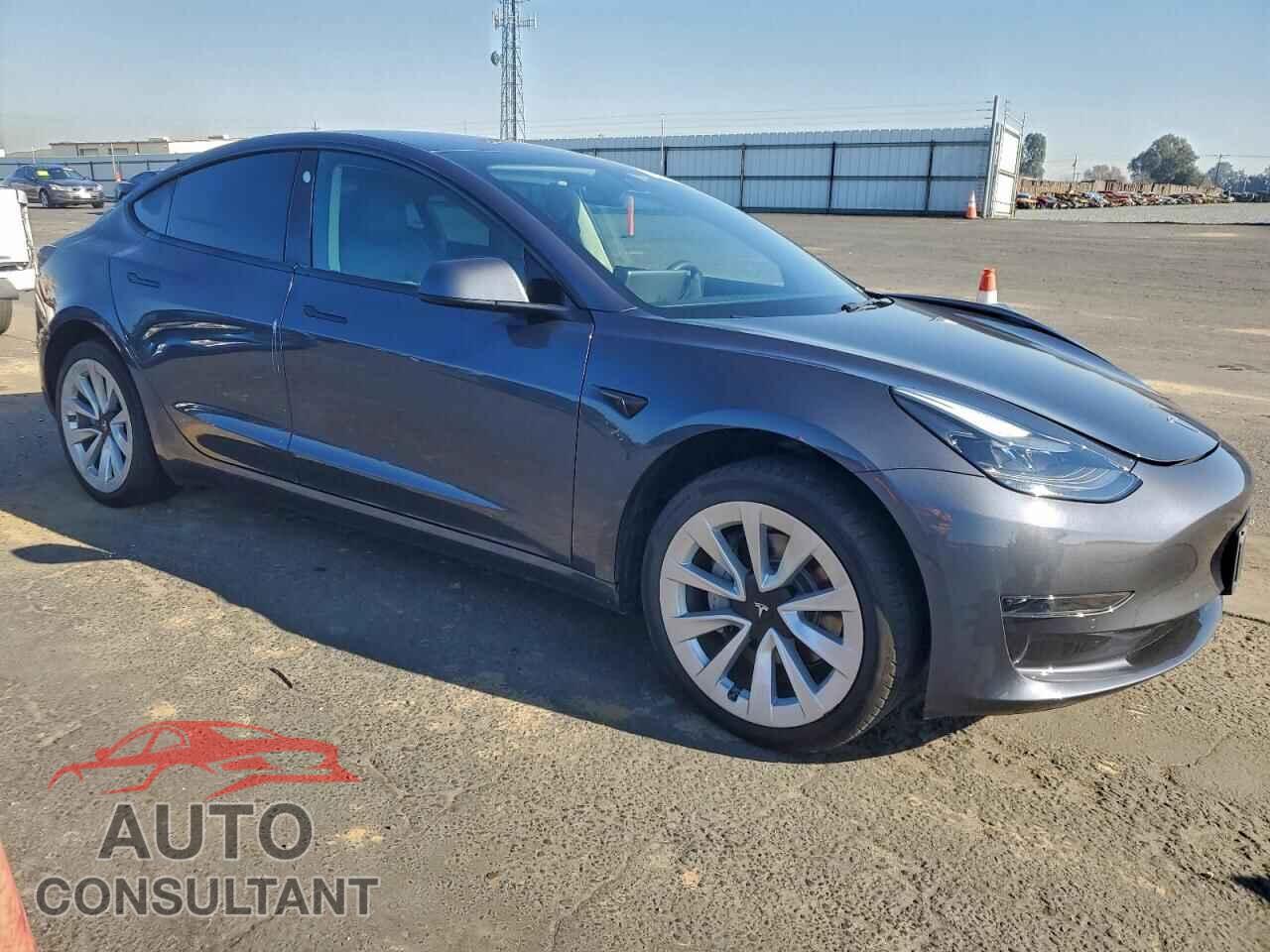 TESLA MODEL 3 2022 - 5YJ3E1EA8NF296674
