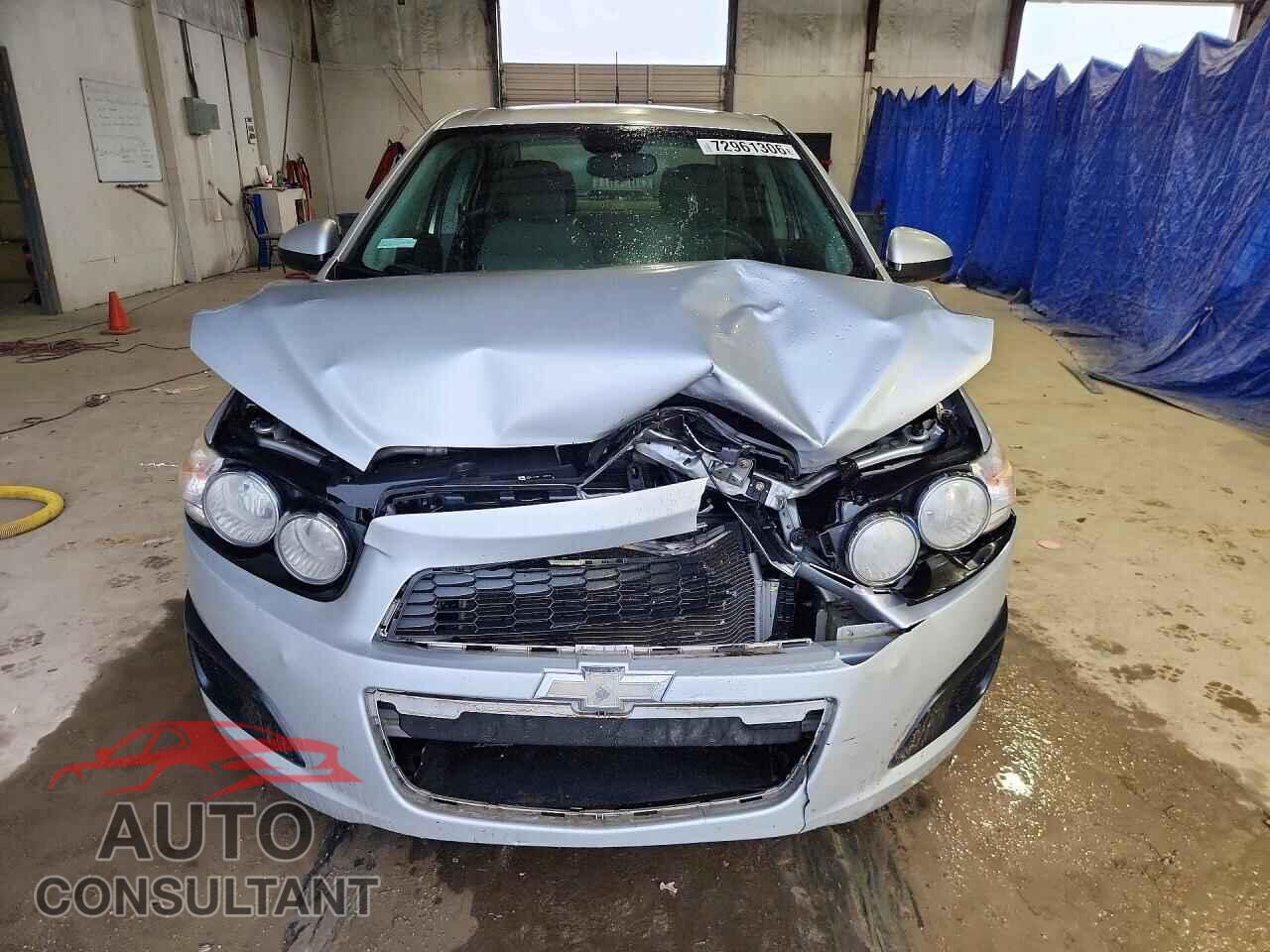 CHEVROLET SONIC 2012 - 1G1JB5SHXC4111191