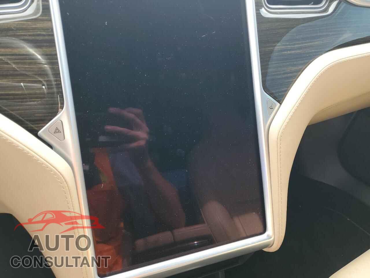 TESLA MODEL S 2015 - 5YJSA1E20FF110479