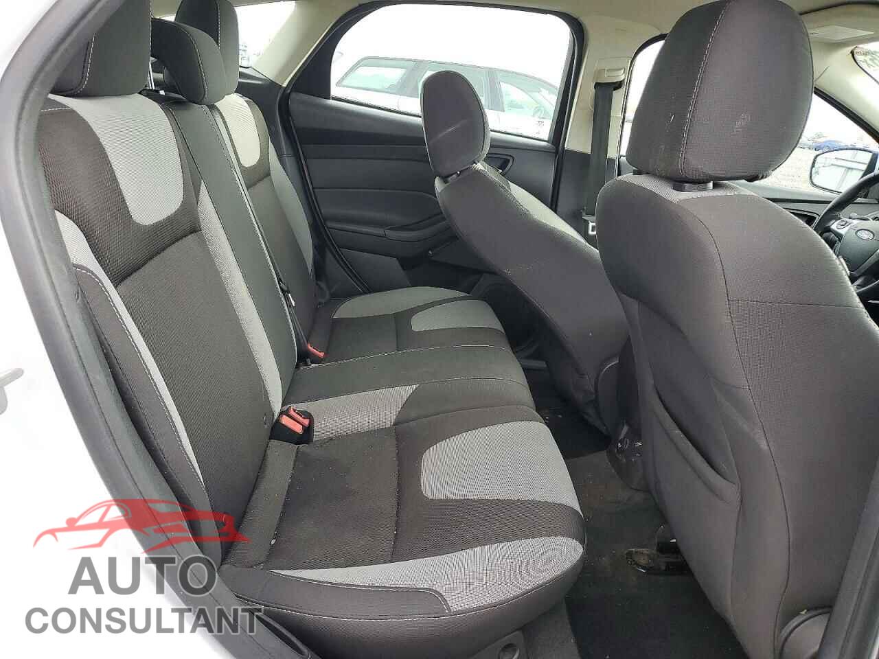 FORD FOCUS 2014 - 1FADP3K29EL328431