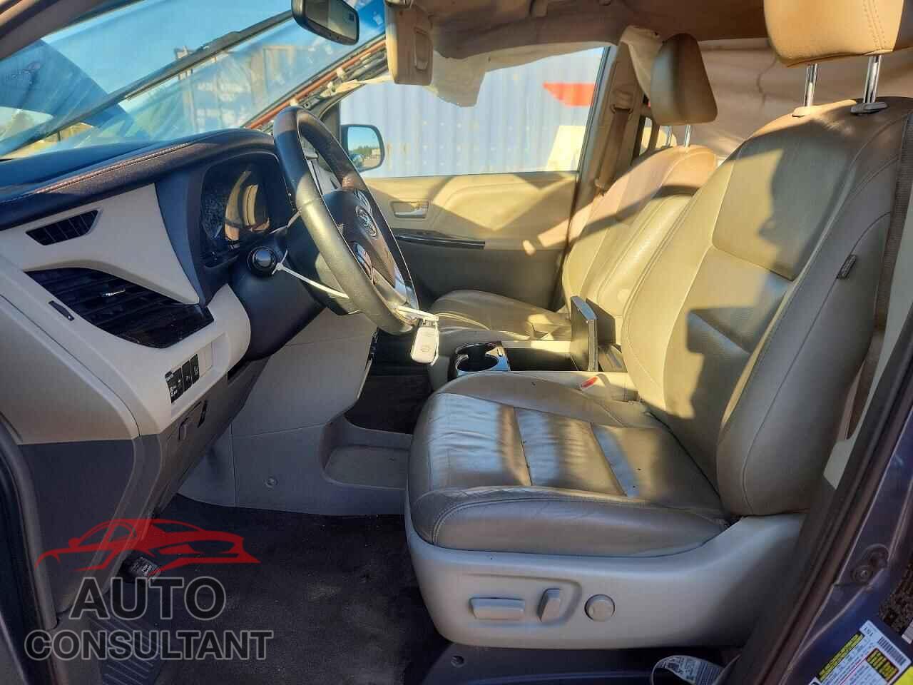 TOYOTA SIENNA 2017 - 5TDDZ3DCXHS184725