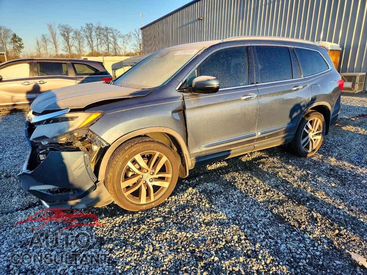 HONDA PILOT 2017 - 5FNYF5H98HB032189