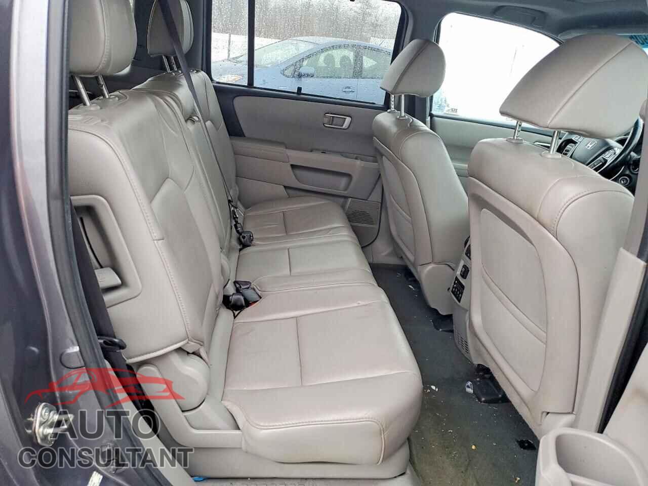 HONDA PILOT 2014 - 5FNYF4H90EB019054