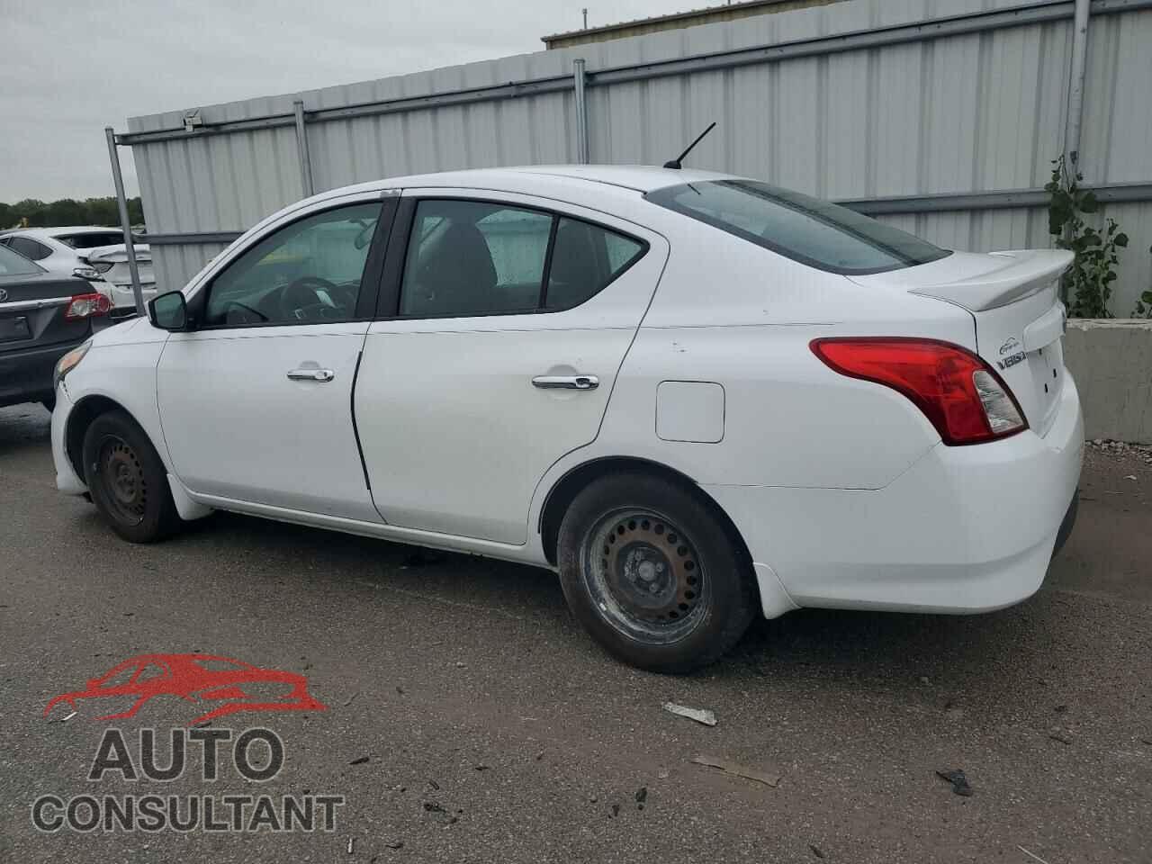 NISSAN VERSA 2017 - 3N1CN7AP4HL867471