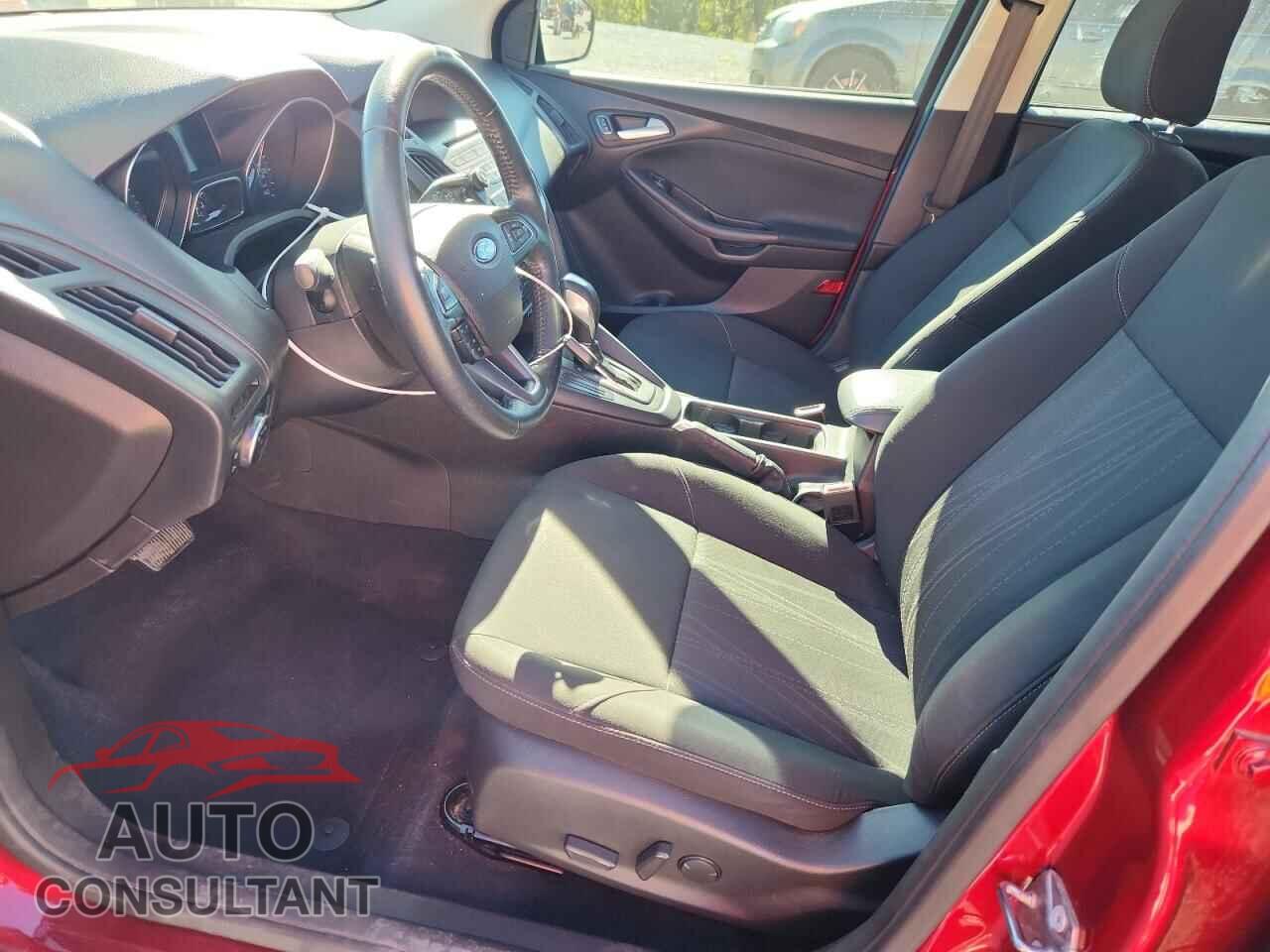 FORD FOCUS 2015 - 1FADP3K27FL252645