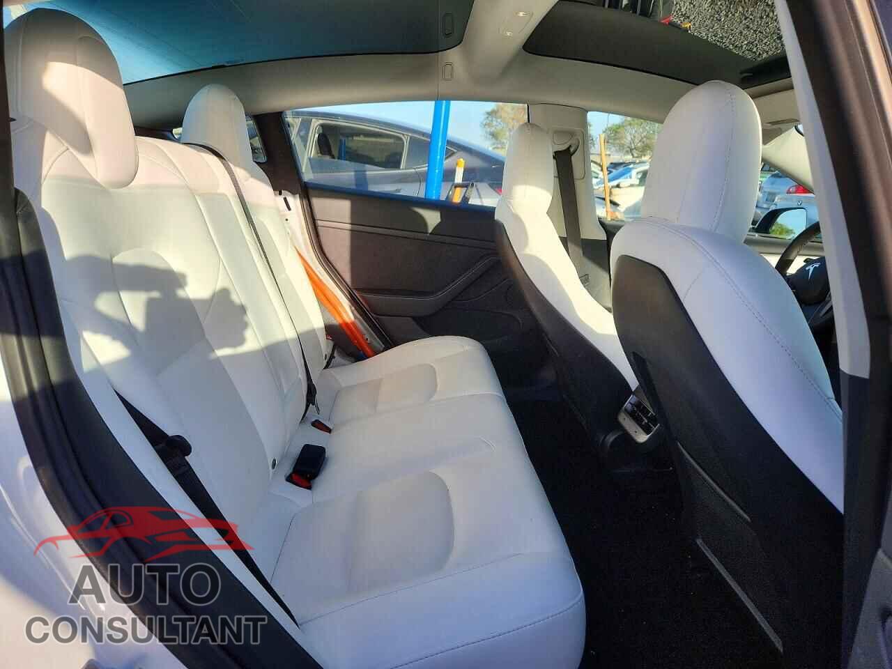 TESLA MODEL 3 2022 - 5YJ3E1EA7NF376502