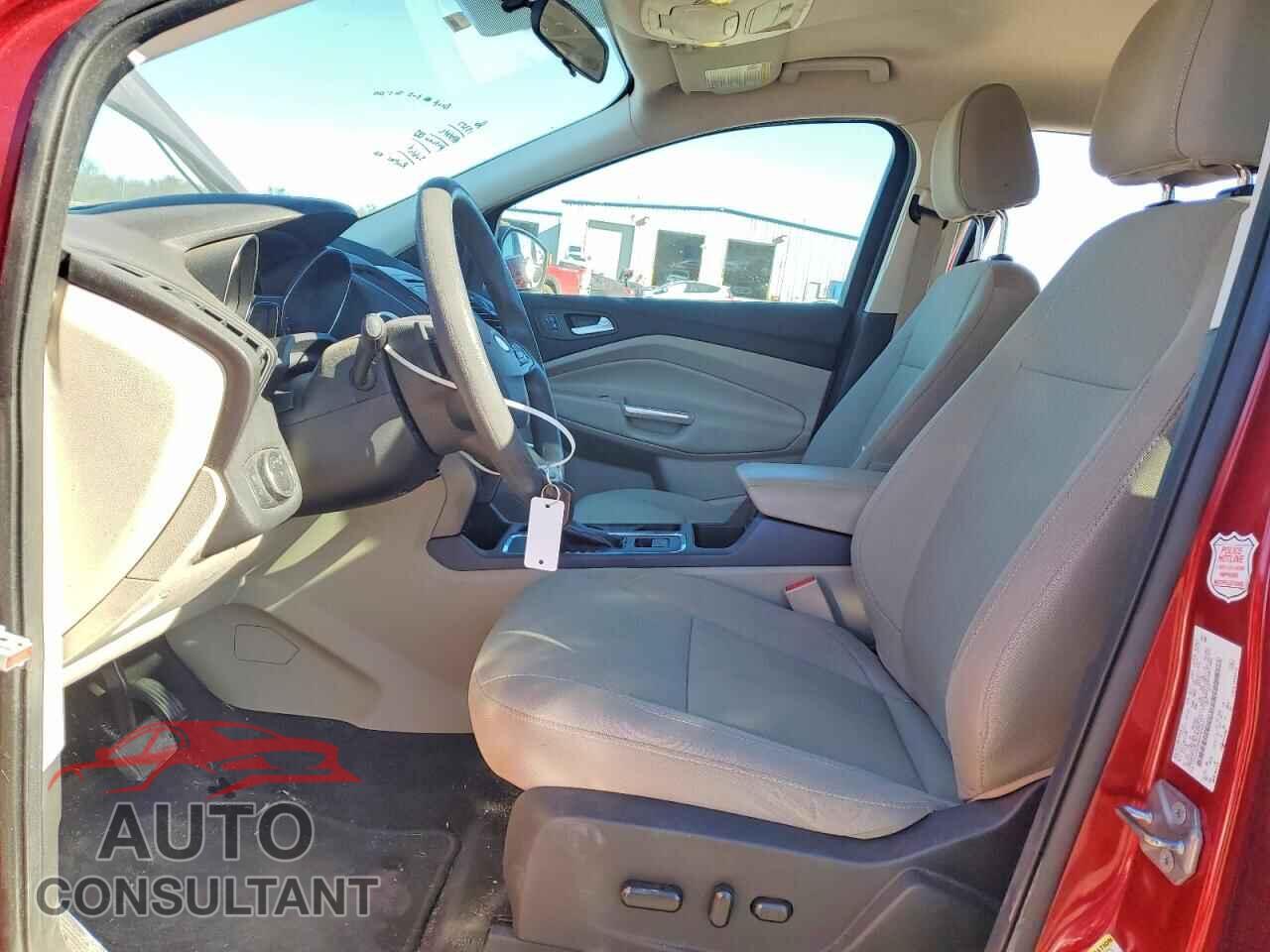 FORD ESCAPE 2017 - 1FMCU0G96HUD44437