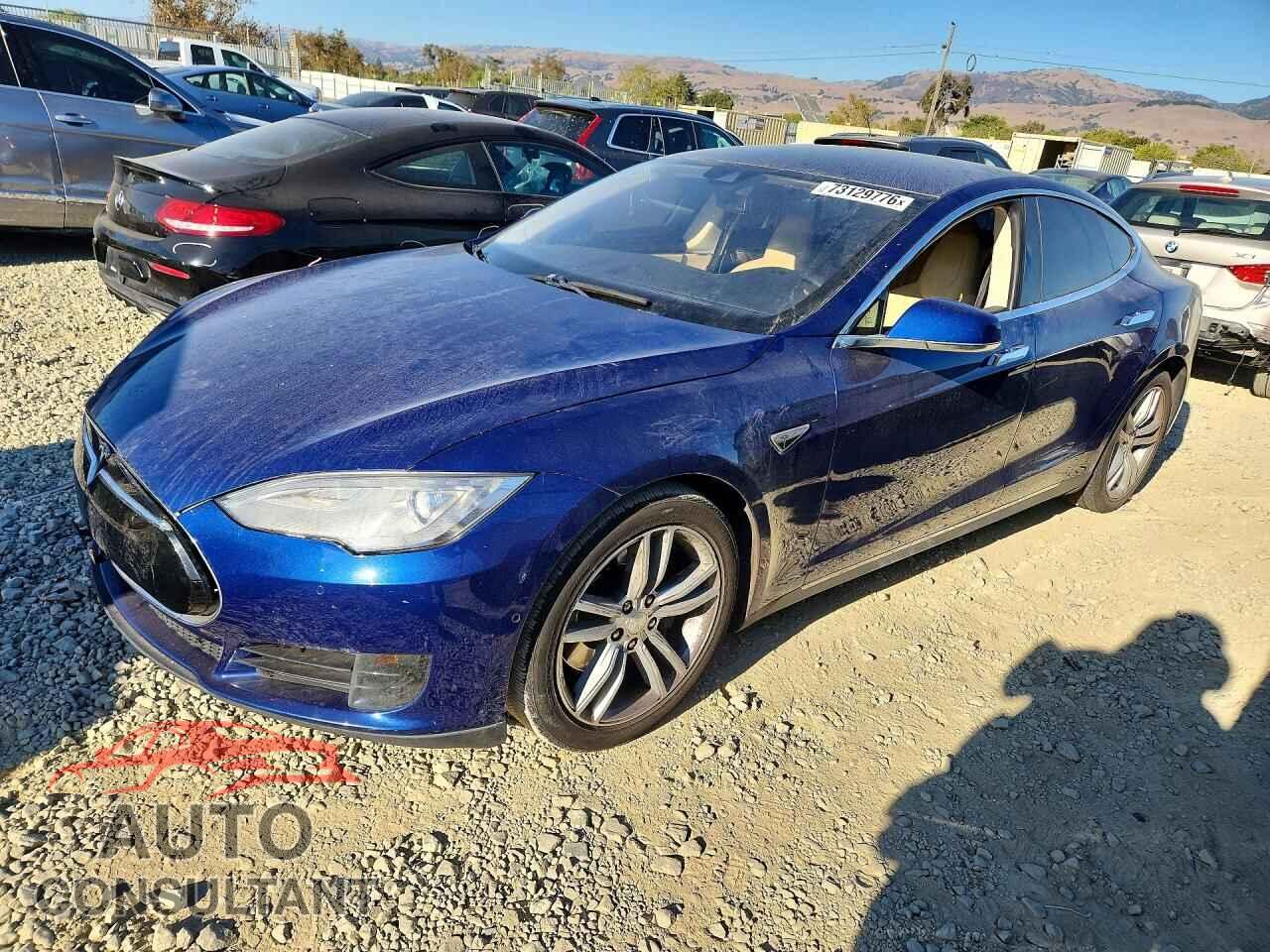 TESLA MODEL S 2015 - 5YJSA1E18FF105165