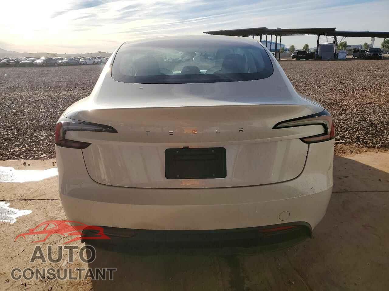 TESLA MODEL 3 2024 - 5YJ3E1EA7RF833752