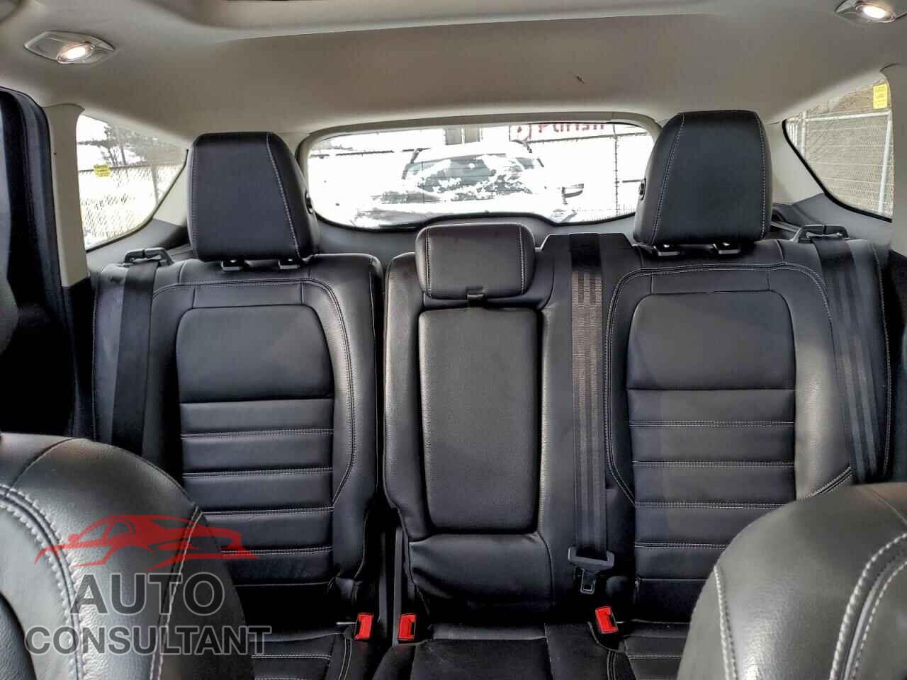 FORD ESCAPE 2017 - 1FMCU9JD7HUC08321