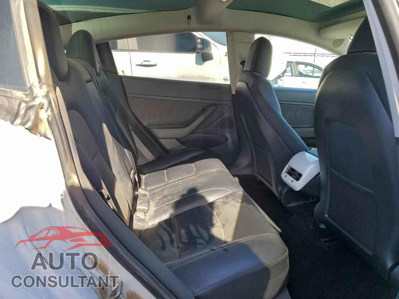 TESLA MODEL 3 2021 - 5YJ3E1EB0MF879103