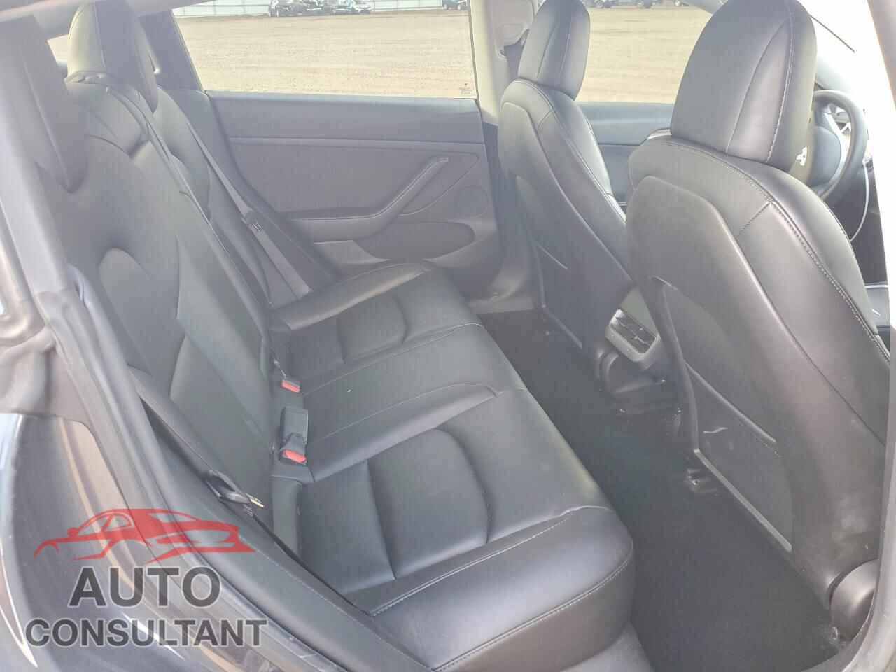 TESLA MODEL 3 2021 - 5YJ3E1EB5MF065383