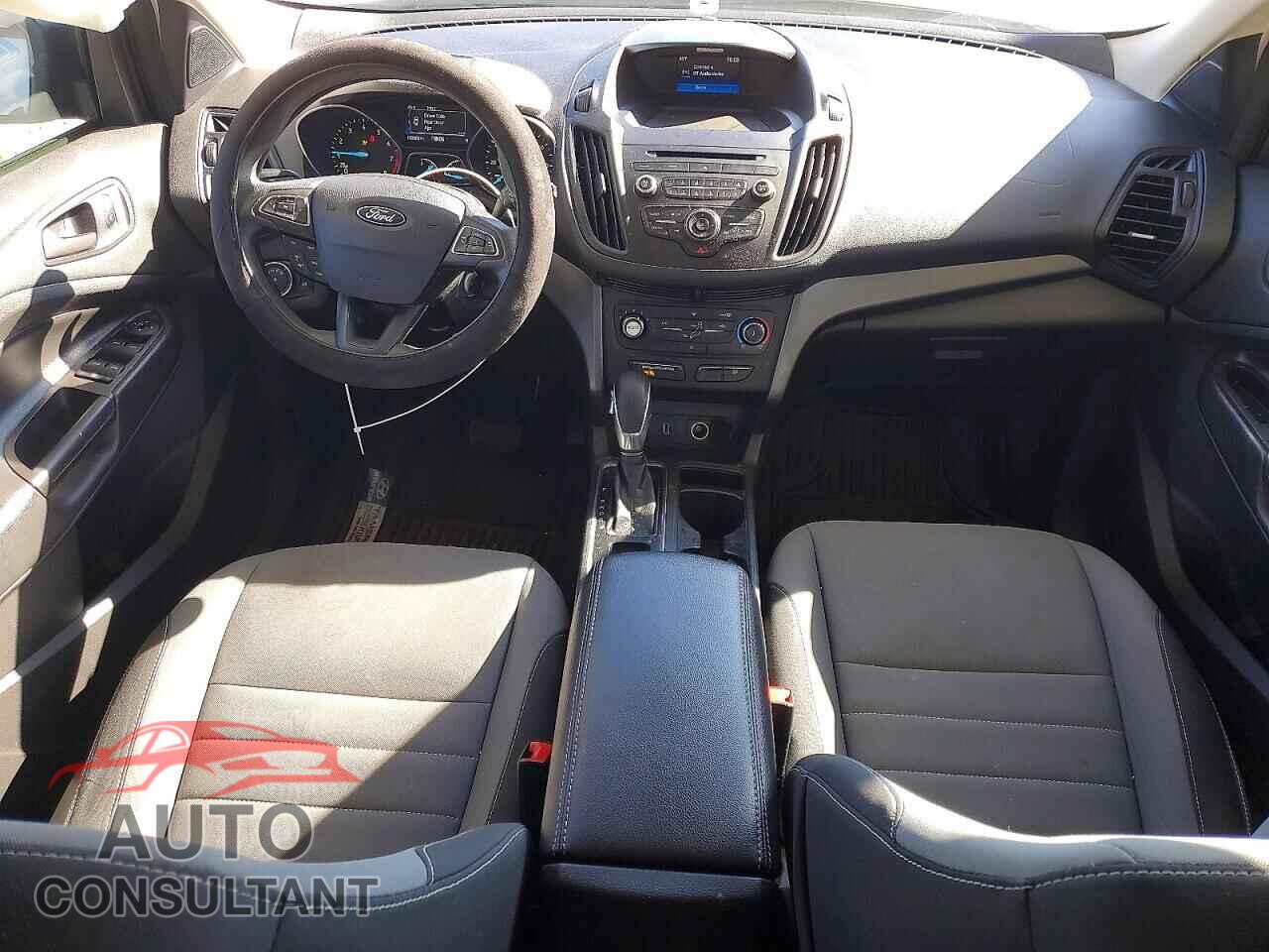 FORD ESCAPE 2017 - 1FMCU0F71HUC07048