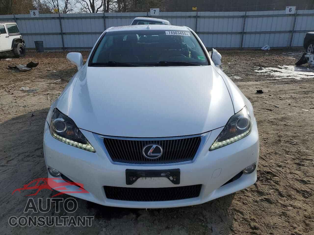 LEXUS IS 2012 - JTHFF2C23C2524624