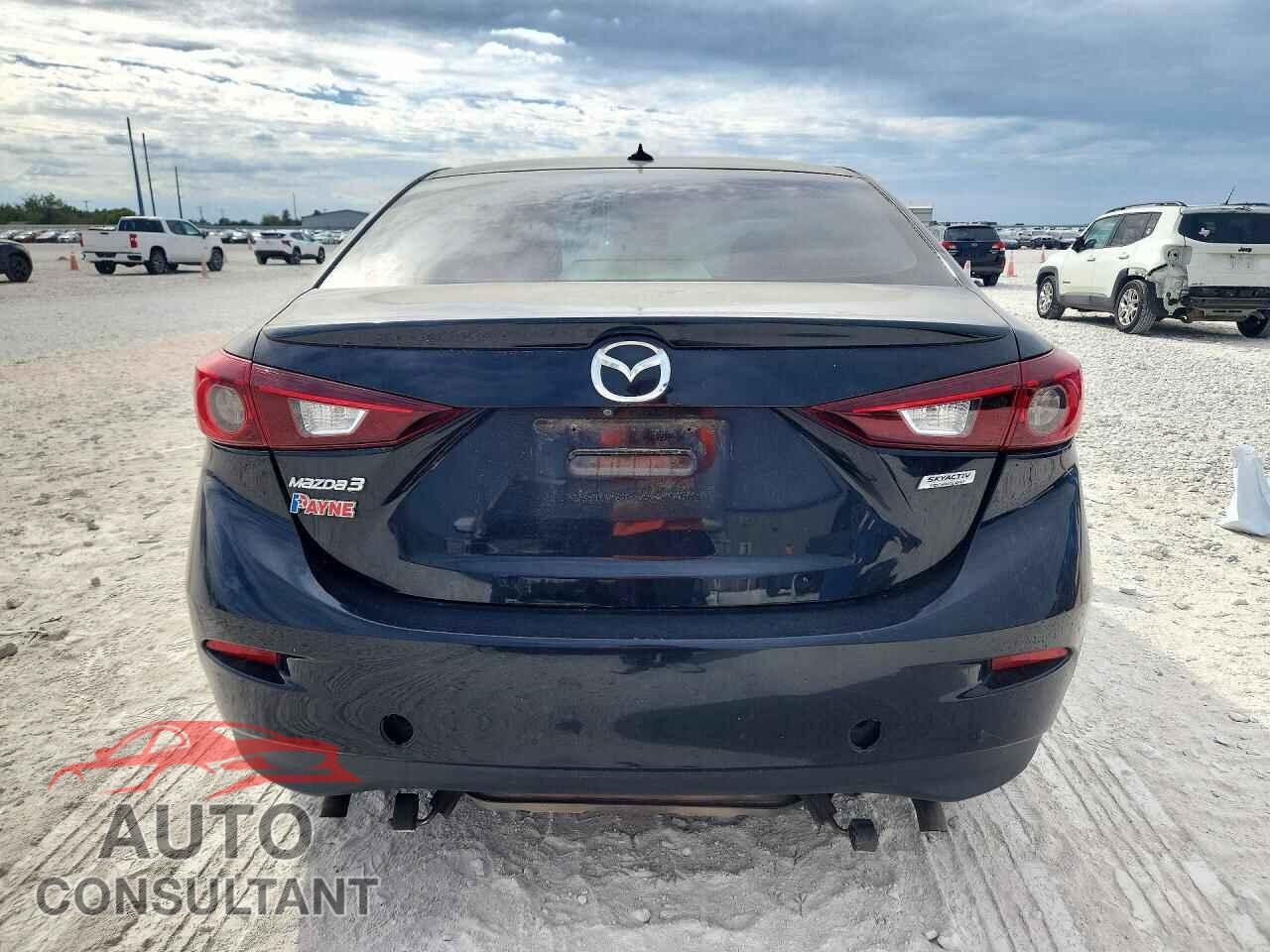MAZDA 3 2018 - 3MZBN1V32JM215989
