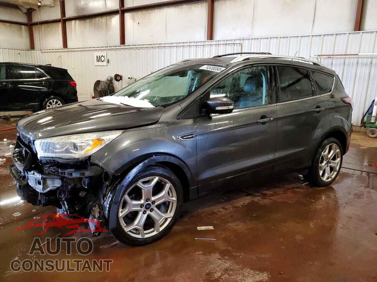 FORD ESCAPE 2017 - 1FMCU0J9XHUE09640