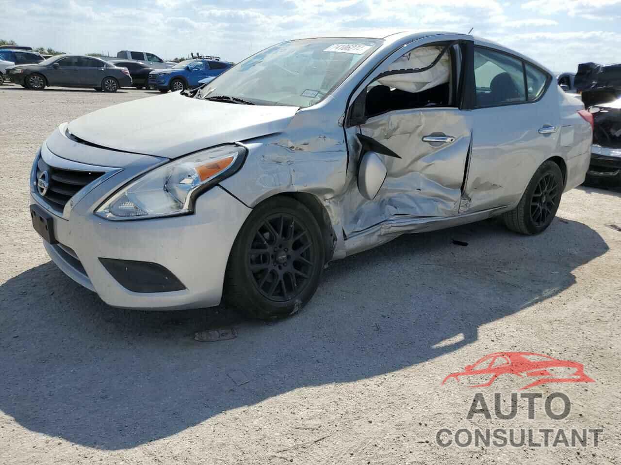 NISSAN VERSA 2019 - 3N1CN7AP5KL854185