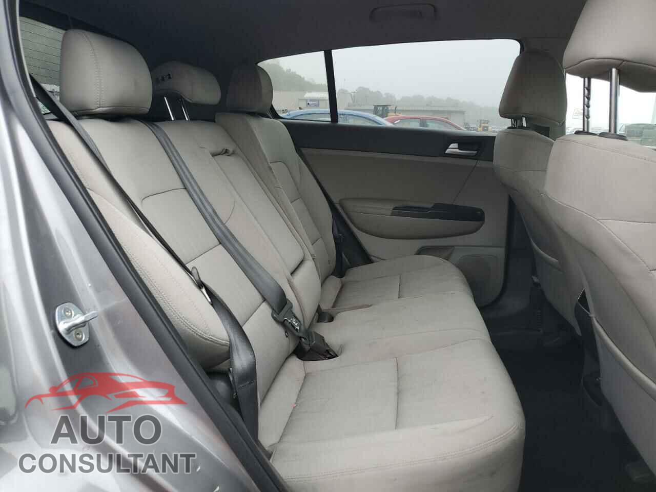 KIA SORENTO 2017 - KNDPMCAC6H7220811
