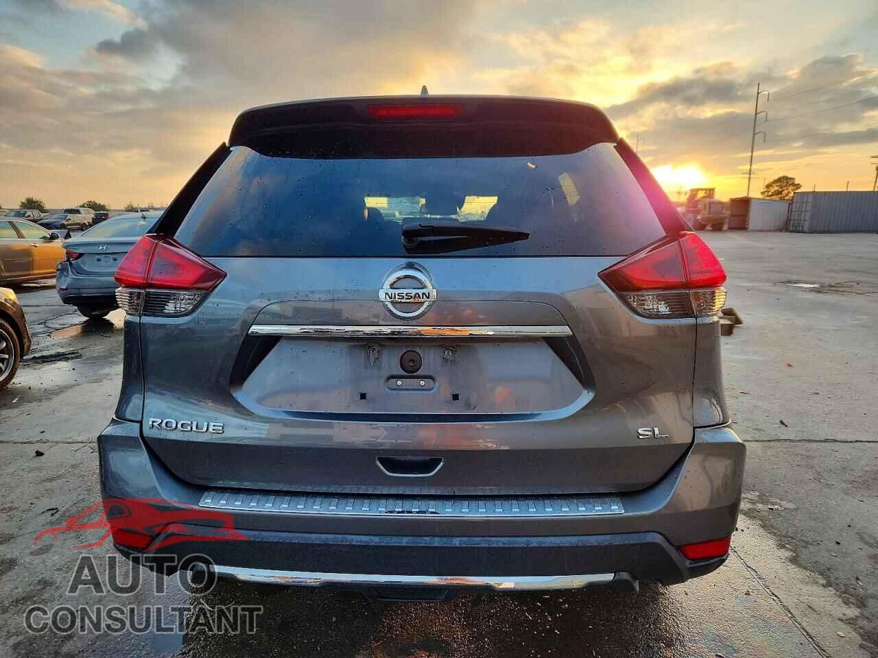 NISSAN ROGUE 2017 - 5N1AT2MT3HC870357