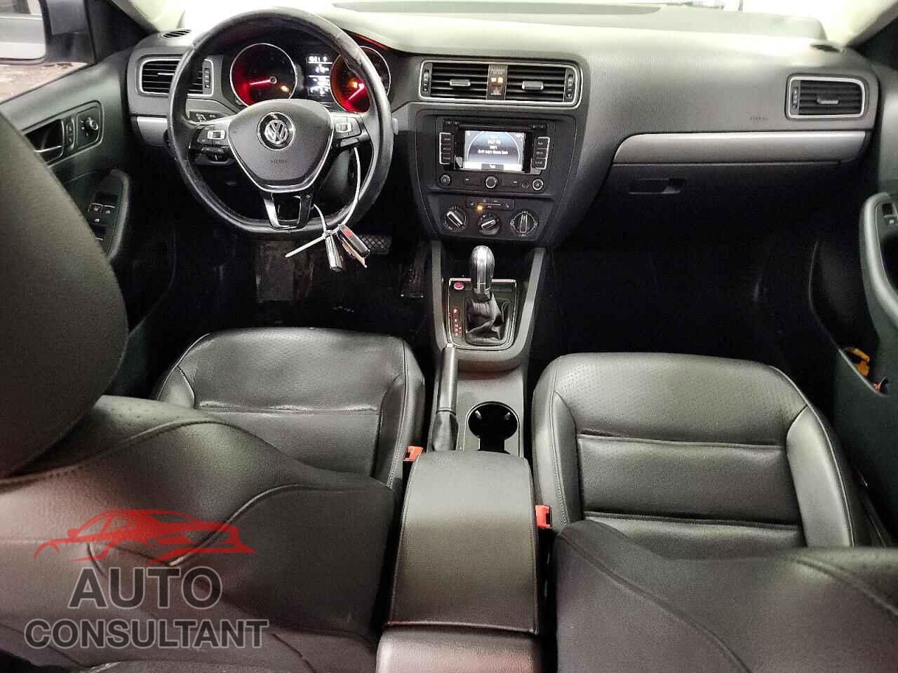 VOLKSWAGEN JETTA 2015 - 3VWD17AJ4FM309925
