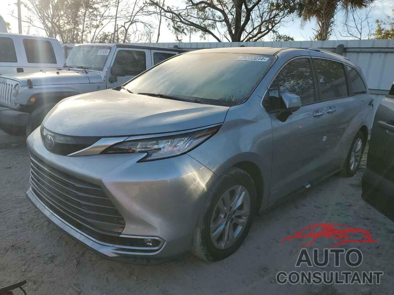 TOYOTA SIENNA 2021 - 5TDZRKEC5MS041271