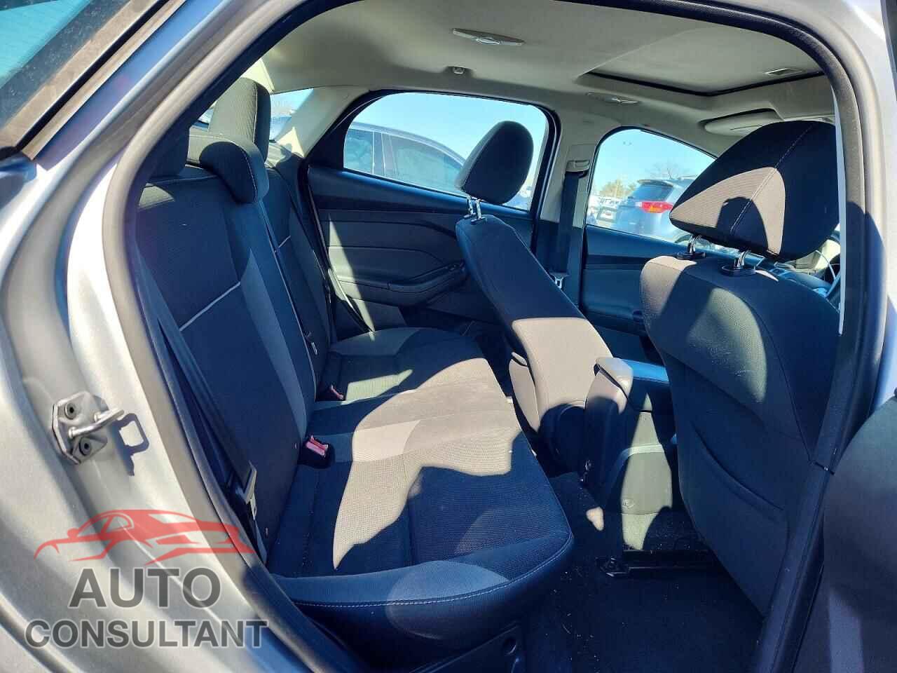 FORD FOCUS 2014 - 1FADP3F22EL242212