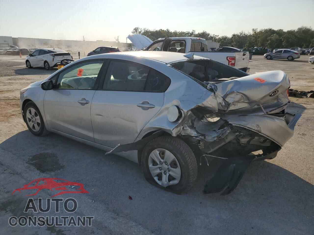KIA FORTE 2017 - 3KPFK4A74HE038308