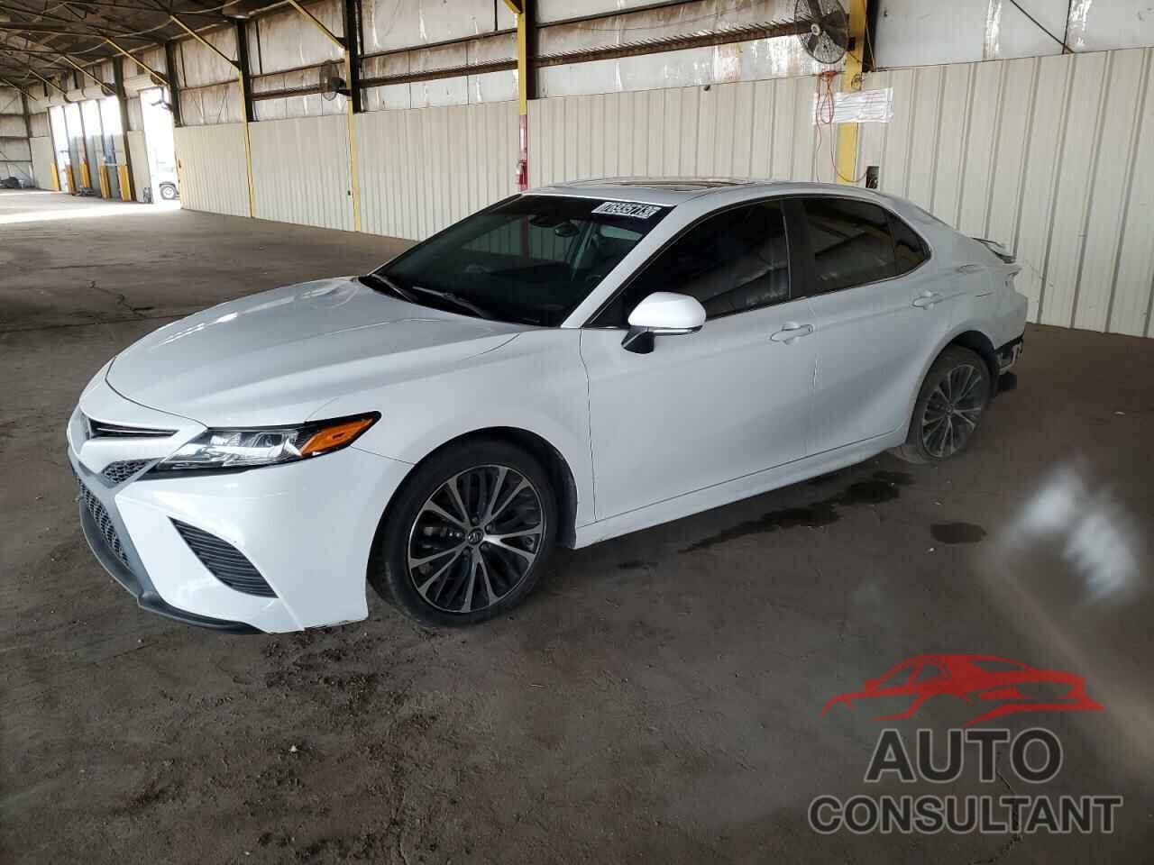 TOYOTA CAMRY 2018 - 4T1B11HK5JU156722