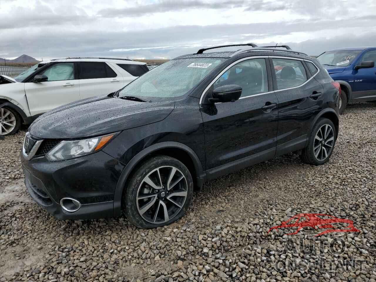 NISSAN ROGUE 2017 - JN1BJ1CP3HW008268